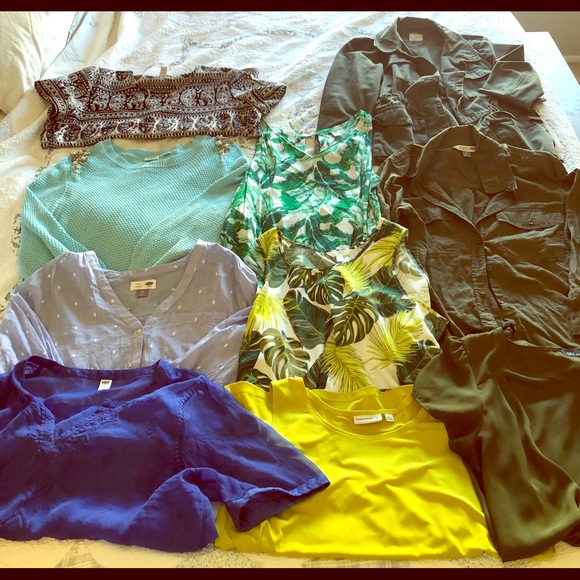 Bundle of green/blue tops - Picture 1 of 1